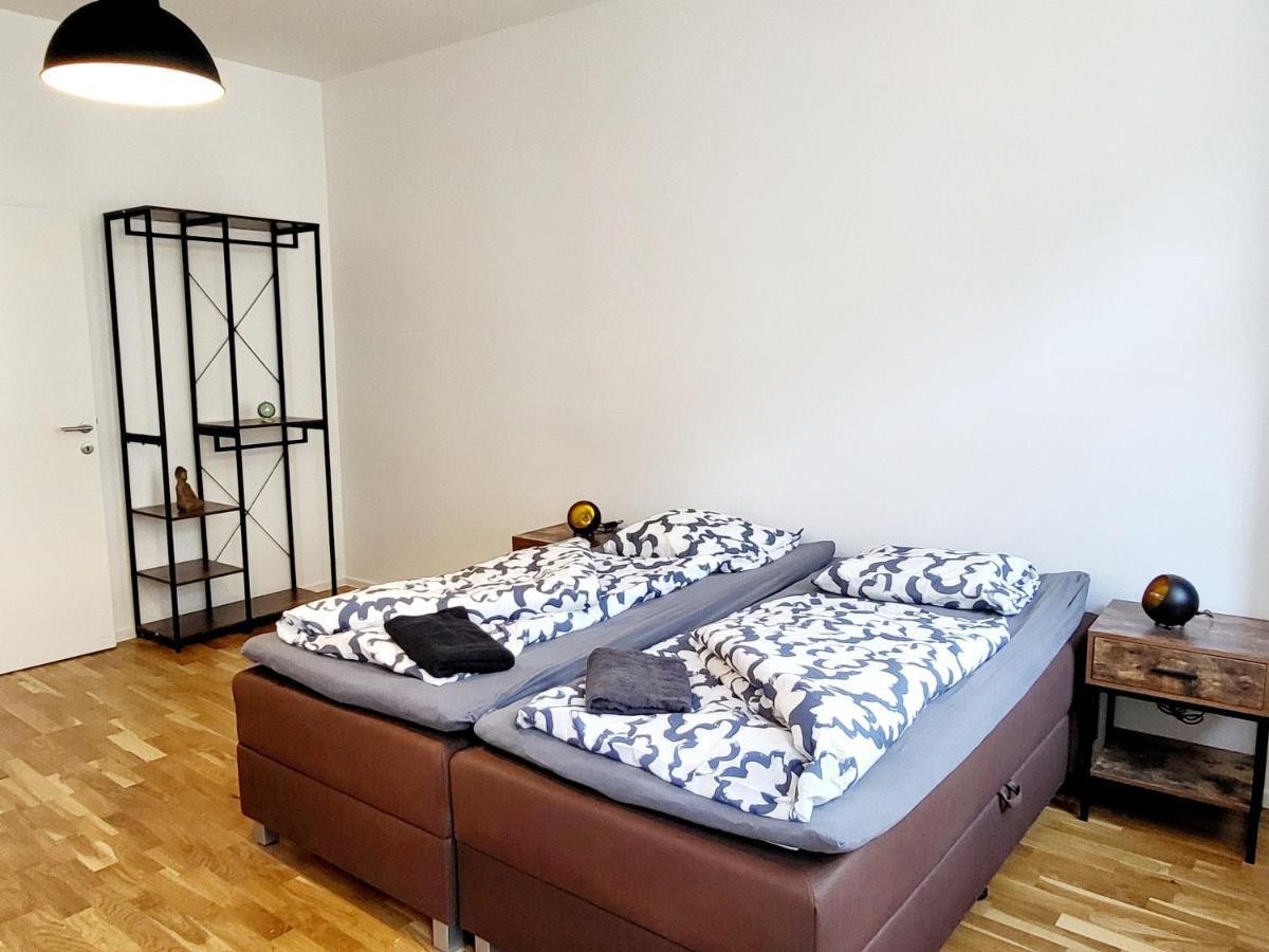 וינה Sunny Apartment With 1 Balcony מראה חיצוני תמונה